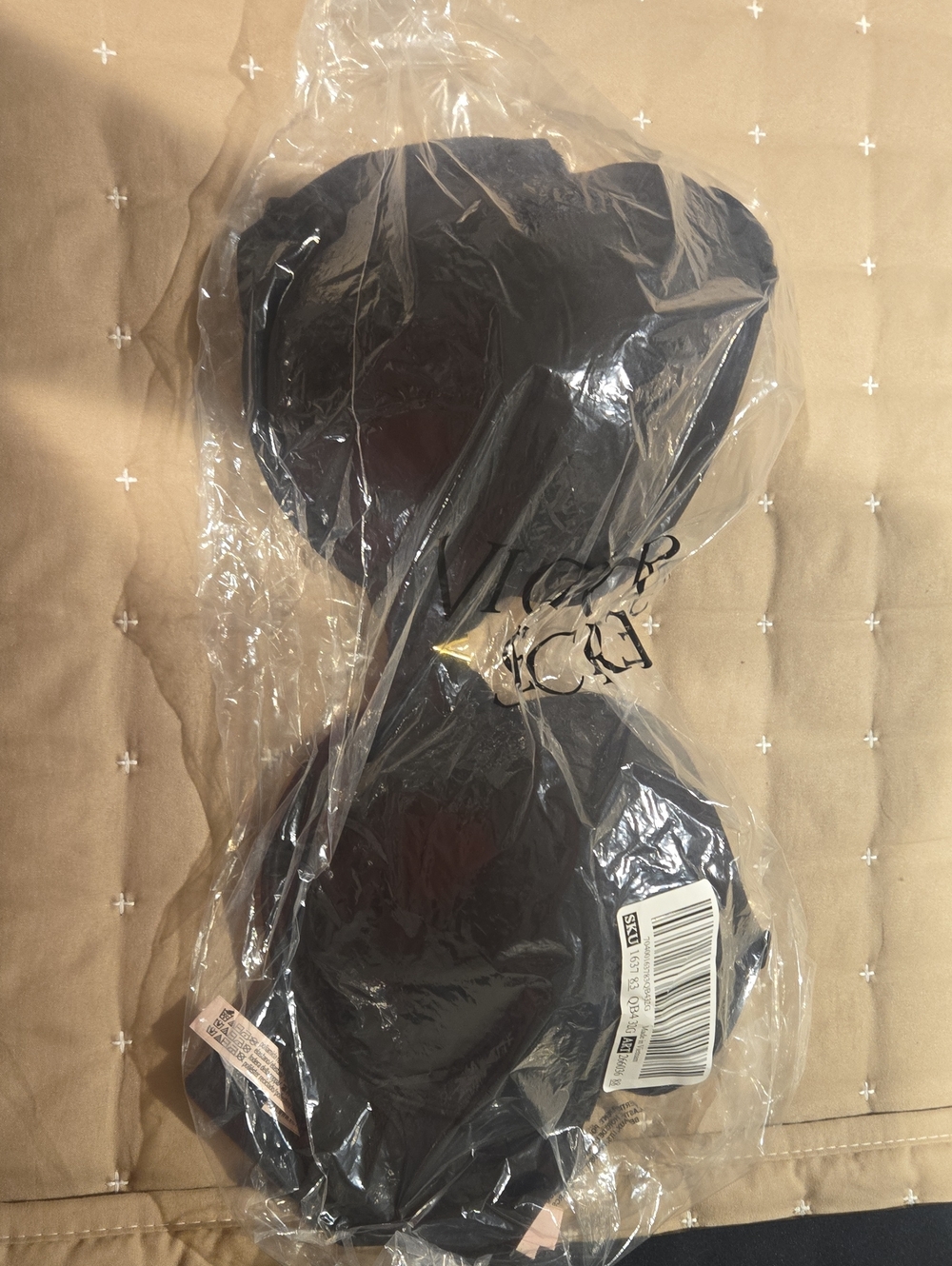 Victoria's Secret bra 32G. Brand New w/ tags, bag has never been opened.
